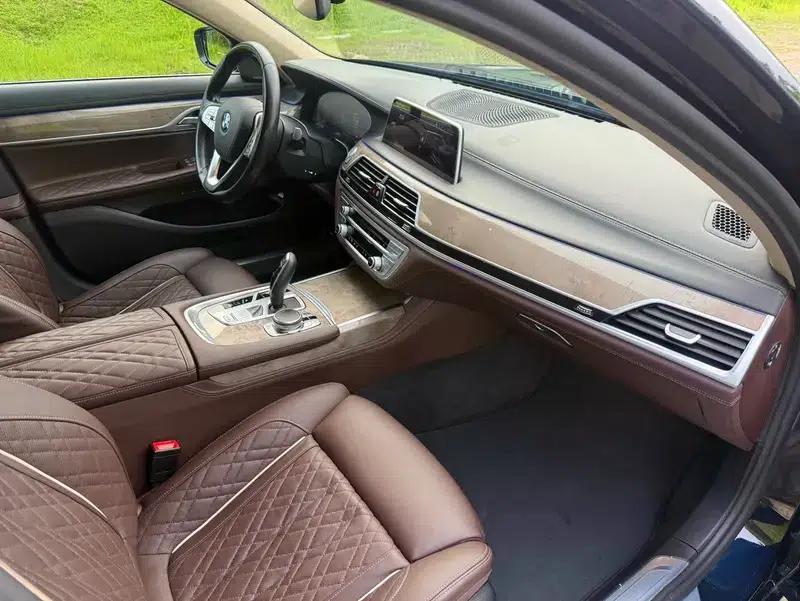 2019 BMW 7 Series 740Li Leading Luxury Package — миниатюра 18