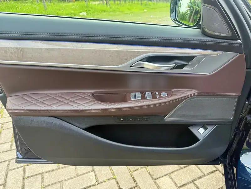 2019 BMW 7 Series 740Li Leading Luxury Package — миниатюра 9