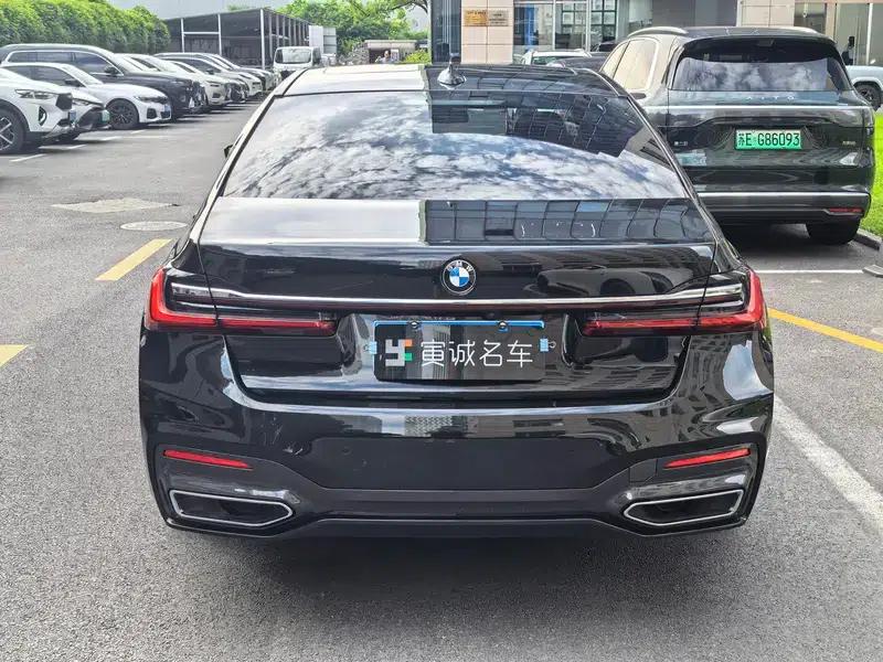 2021 BMW 7 Series 740Li xDrive Executive M Sport Package — миниатюра 4