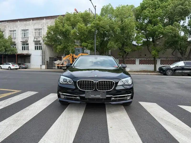 BMW 7 Series 2013 730Li Leading Edition — миниатюра 2