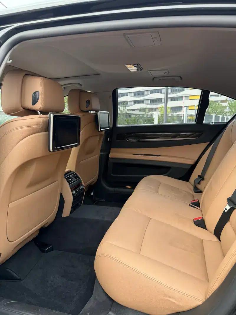 BMW 7 Series 2013 730Li Leading Edition — миниатюра 8