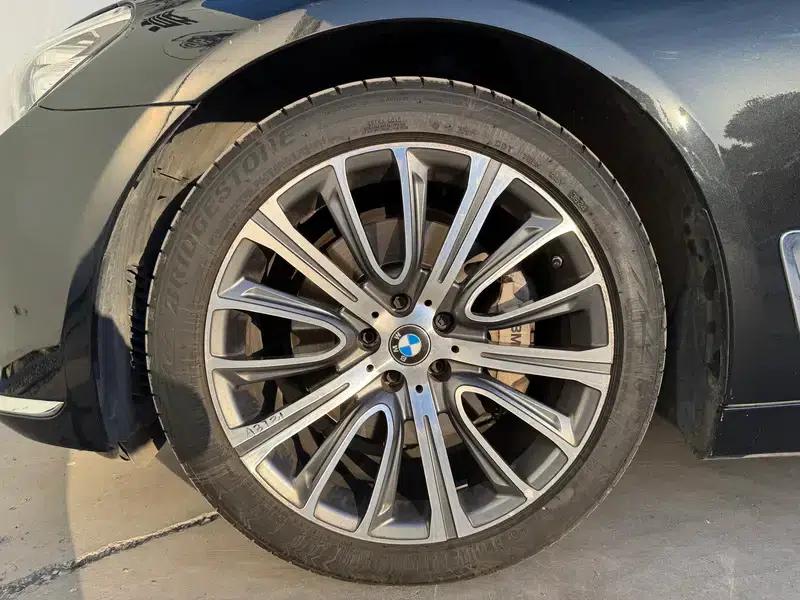 2018 BMW 7 Series 730Li Leading Excellence Package — миниатюра 11