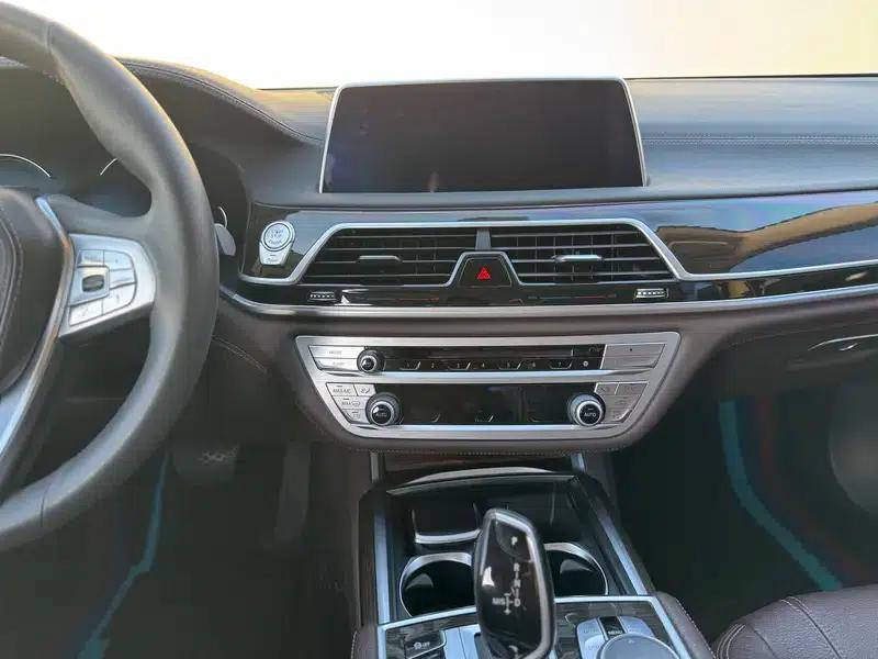 2018 BMW 7 Series 730Li Leading Excellence Package — миниатюра 13
