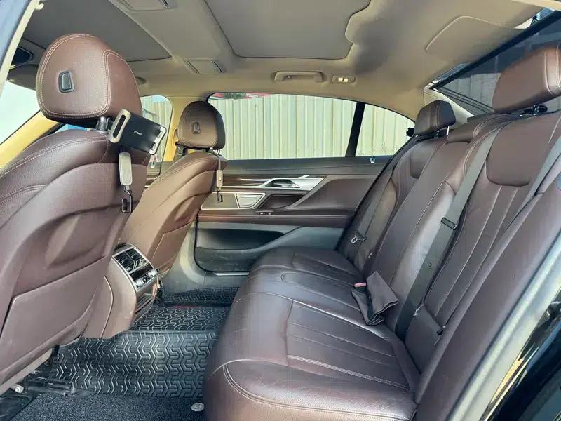 2018 BMW 7 Series 730Li Leading Excellence Package — миниатюра 19