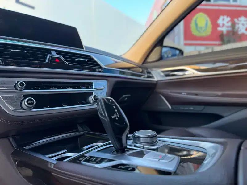 2018 BMW 7 Series 730Li Leading Excellence Package — миниатюра 9