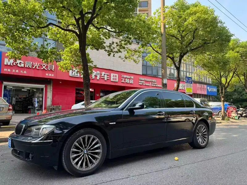 BMW 7 Series 2005 740Li — миниатюра 1