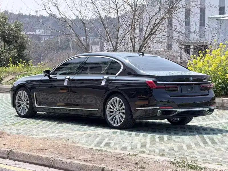 2019 BMW 7 Series 740Li Leading Luxury Package — миниатюра 4