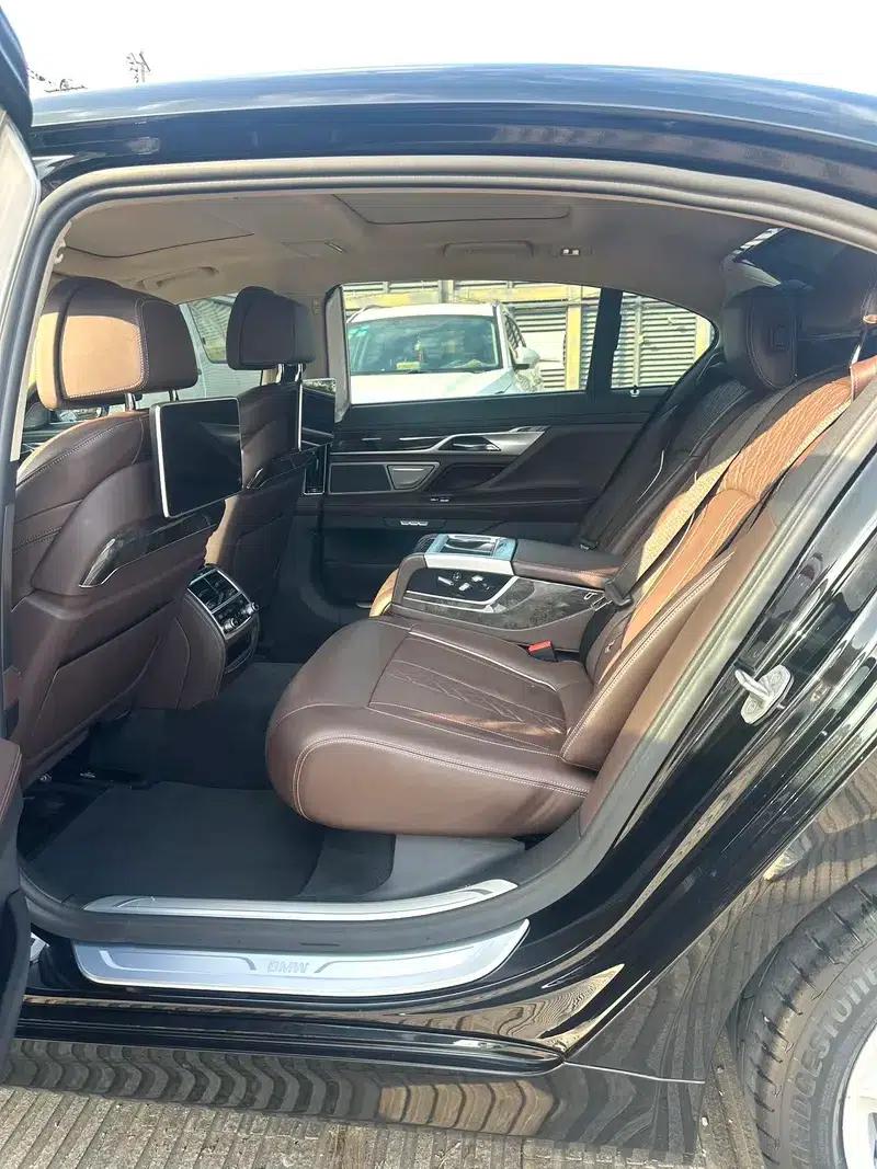 2018 BMW 7 Series 730Li Luxury Package — миниатюра 9