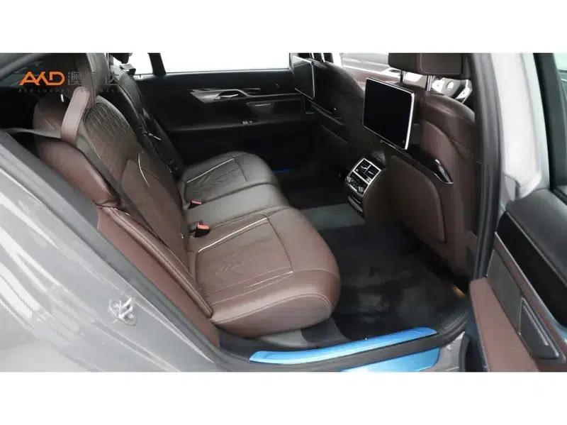 2019 BMW 7 Series 740Li Luxury M Sport Package — миниатюра 10
