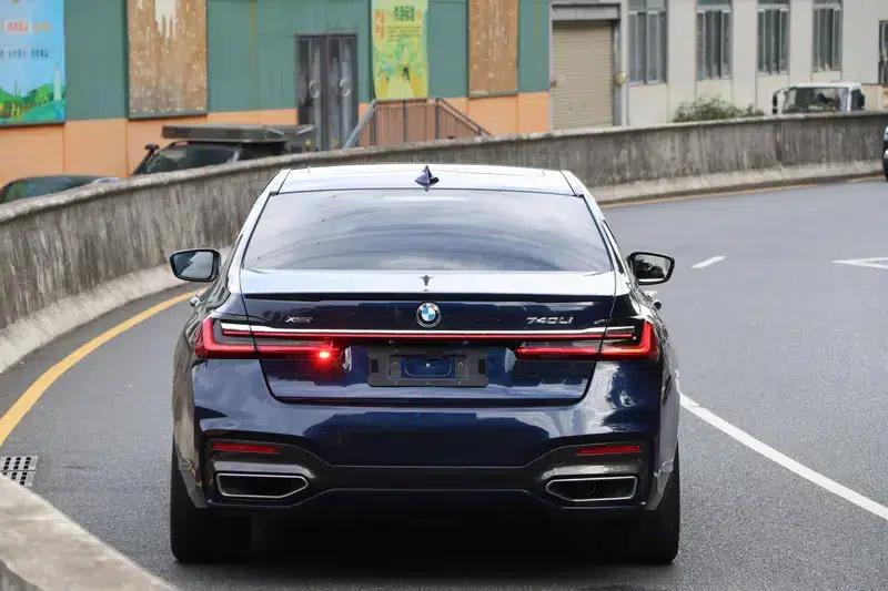 2022 BMW 7 Series 740Li xDrive Executive M Sport Package — миниатюра 4