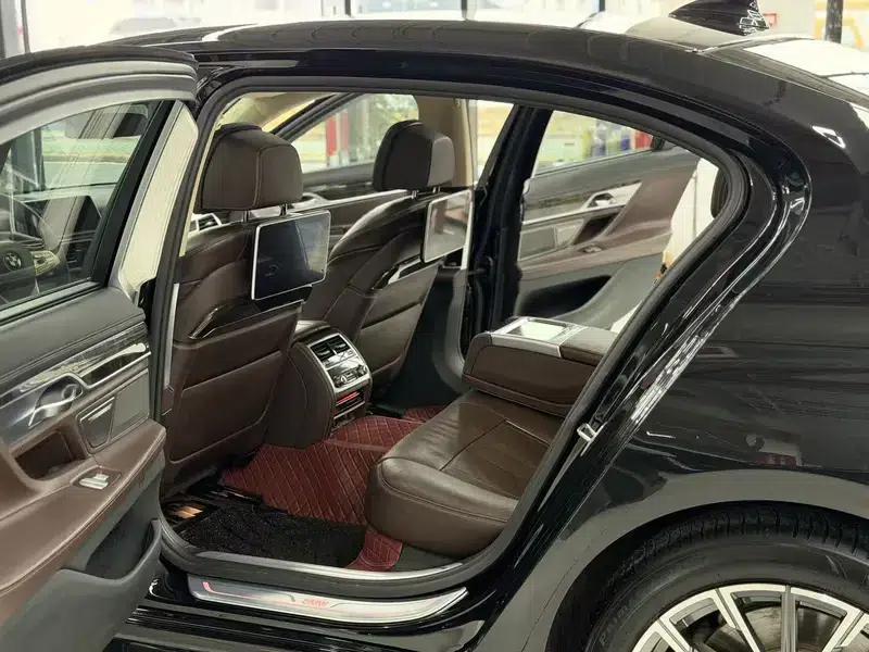 2016 BMW 7 Series 740Li Leading Edition — миниатюра 9