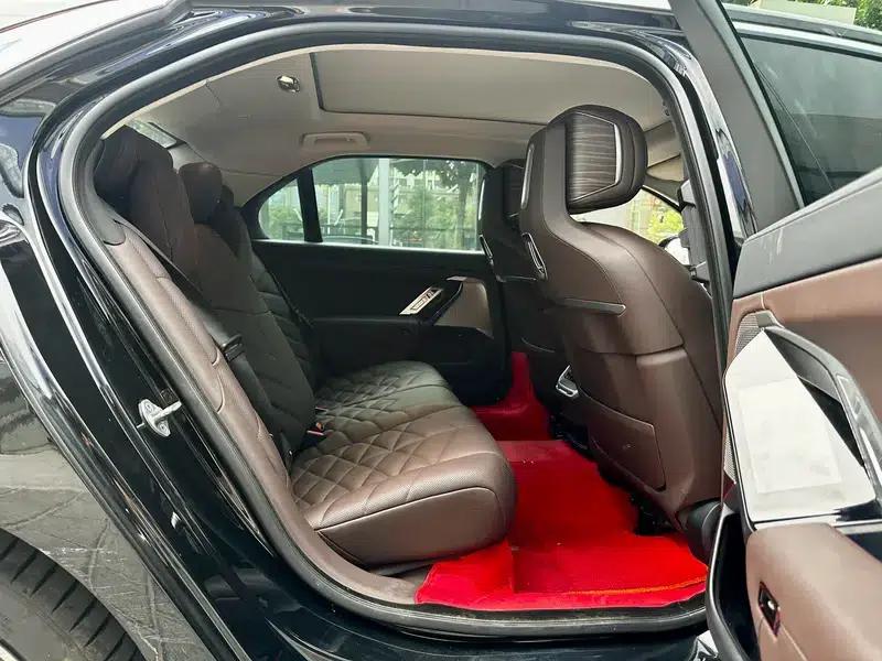 2023 BMW 7 Series 740Li Leading Edition M Sport Package — миниатюра 11