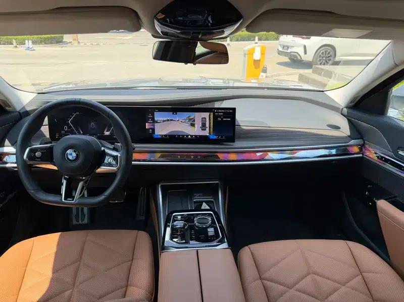 2023 BMW 7 Series 735Li M Sport Package — миниатюра 8