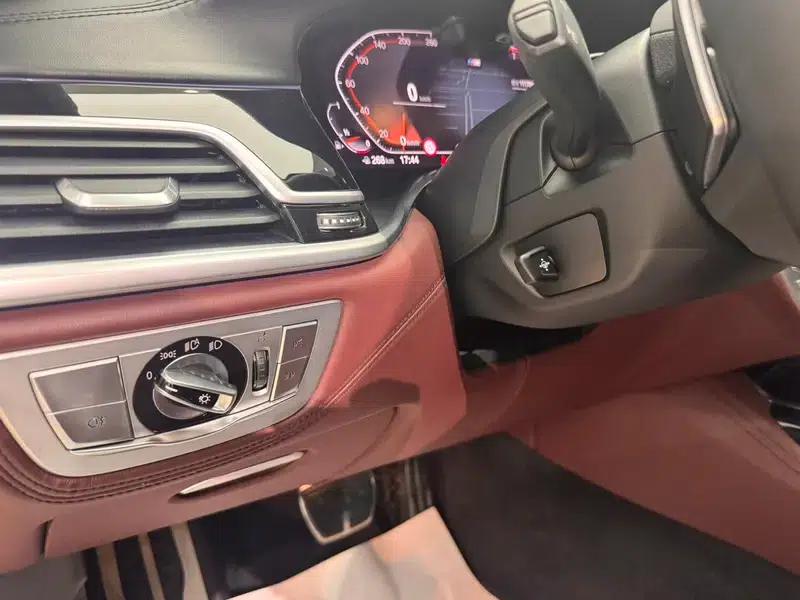 2019 BMW 7 Series 740Li xDrive Executive M Sport Package — миниатюра 19