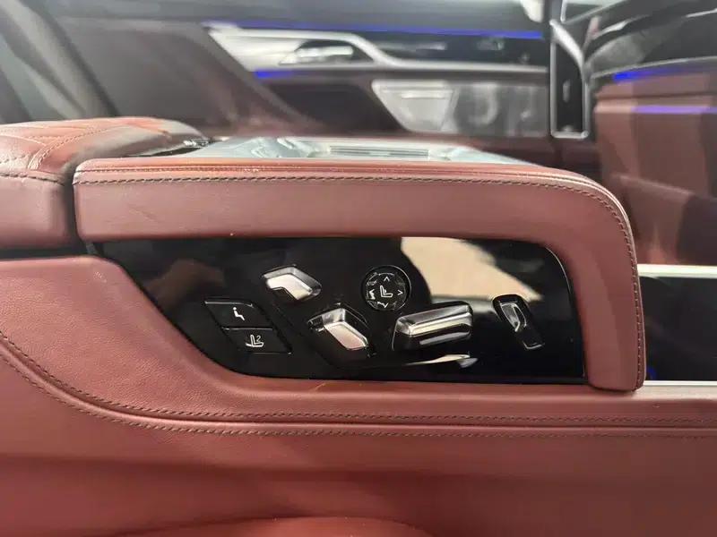 2019 BMW 7 Series 740Li xDrive Executive M Sport Package — миниатюра 22