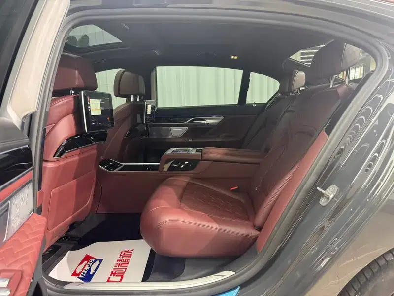 2019 BMW 7 Series 740Li xDrive Executive M Sport Package — миниатюра 23