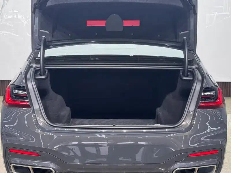 2019 BMW 7 Series 740Li xDrive Executive M Sport Package — миниатюра 26