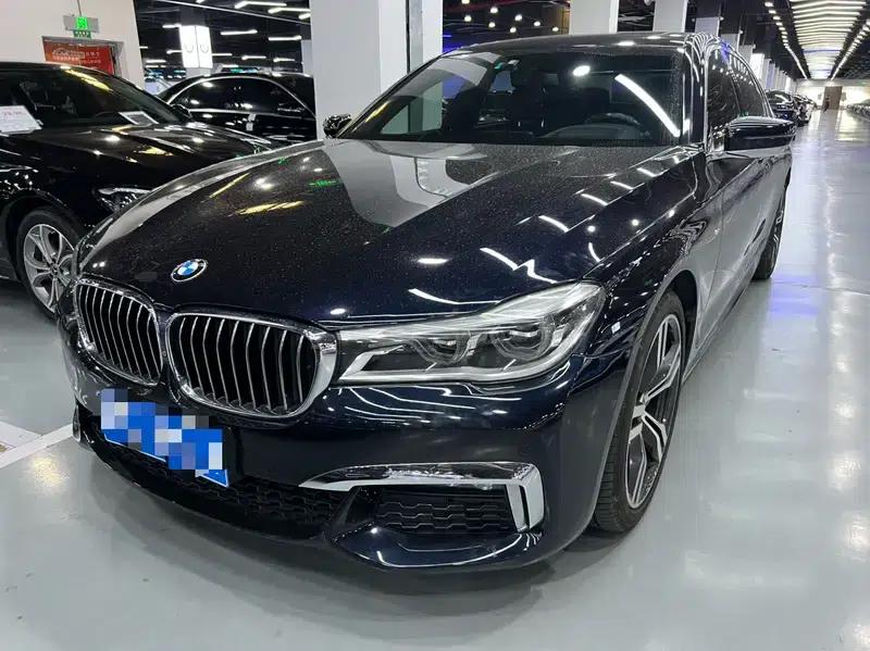 2018 BMW 7 Series 740Li Leading Edition M Sport Package — миниатюра 1