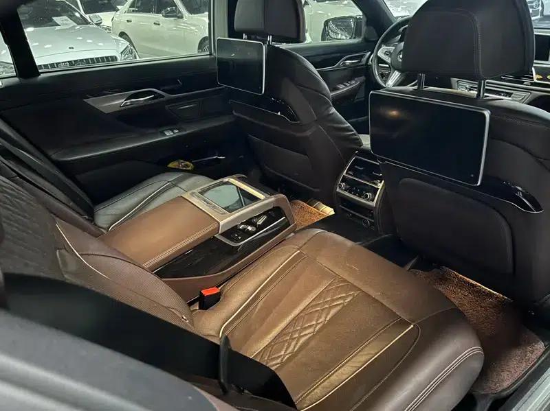2018 BMW 7 Series 740Li Leading Edition M Sport Package — миниатюра 11