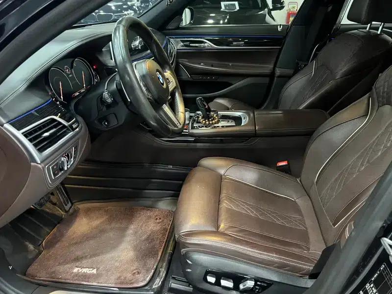 2018 BMW 7 Series 740Li Leading Edition M Sport Package — миниатюра 9