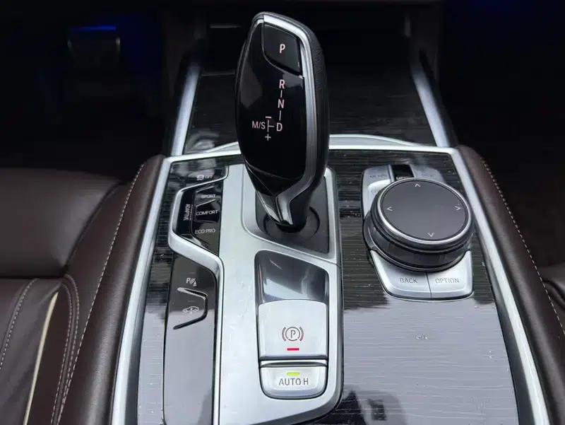 2019 BMW 7 Series Facelift 730Li M Sport Package — миниатюра 12