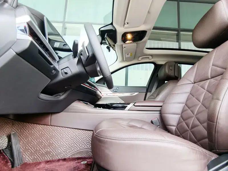 2023 BMW 7 Series 735Li Luxury Package — миниатюра 16