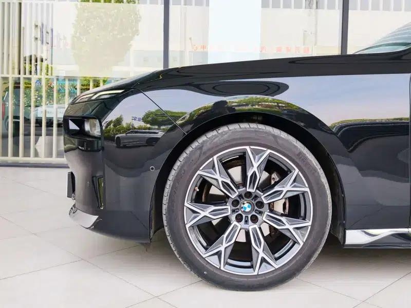 2023 BMW 7 Series 735Li Luxury Package — миниатюра 9