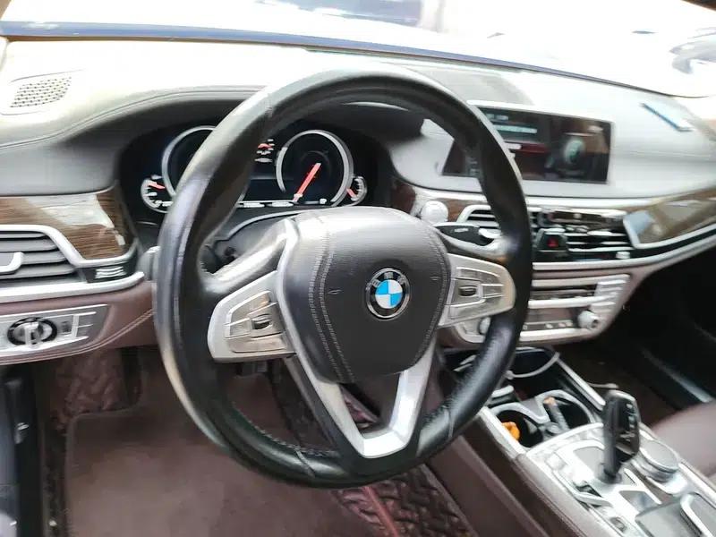 2017 BMW 7 Series 730Li Leading Edition — миниатюра 11