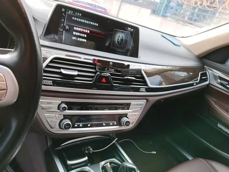 2017 BMW 7 Series 730Li Leading Edition — миниатюра 12