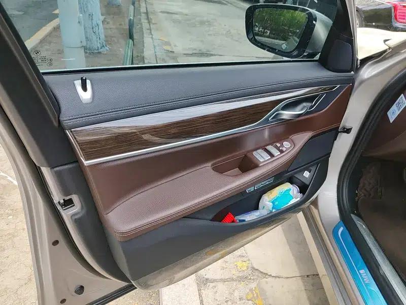 2017 BMW 7 Series 730Li Leading Edition — миниатюра 16