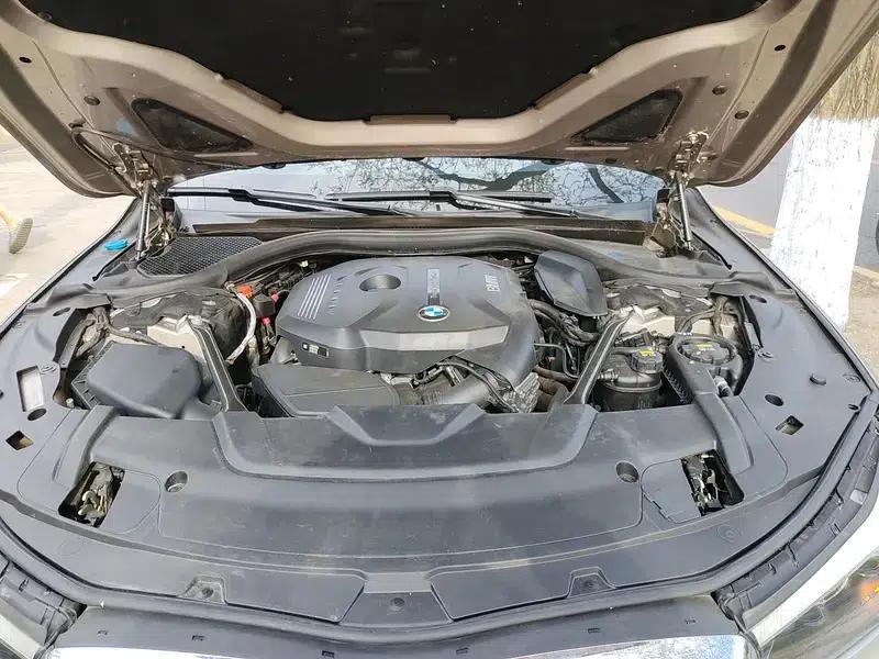 2017 BMW 7 Series 730Li Leading Edition — миниатюра 19