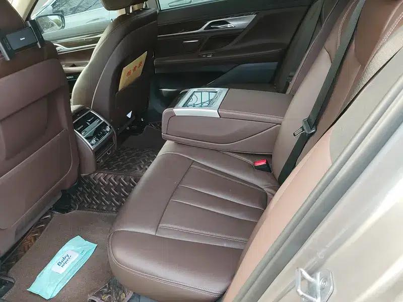 2017 BMW 7 Series 730Li Leading Edition — миниатюра 9