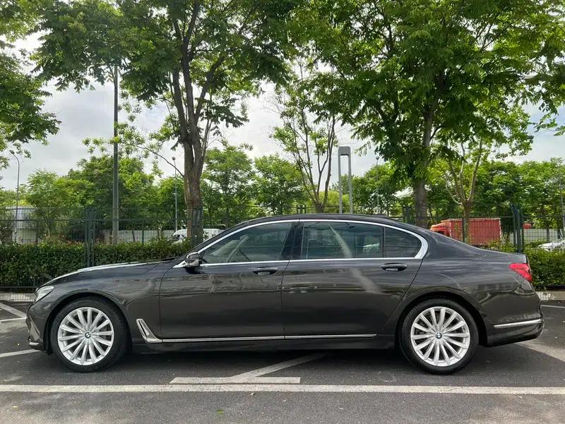 2017 BMW 7 Series 740Li Leading Edition — миниатюра 4