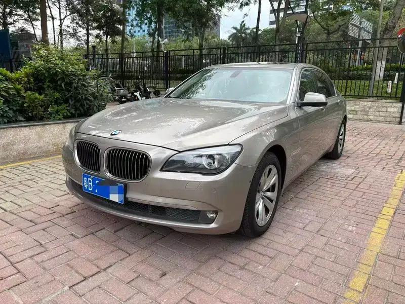 2011 BMW 7 Series 730Li Elegant Edition — миниатюра 1
