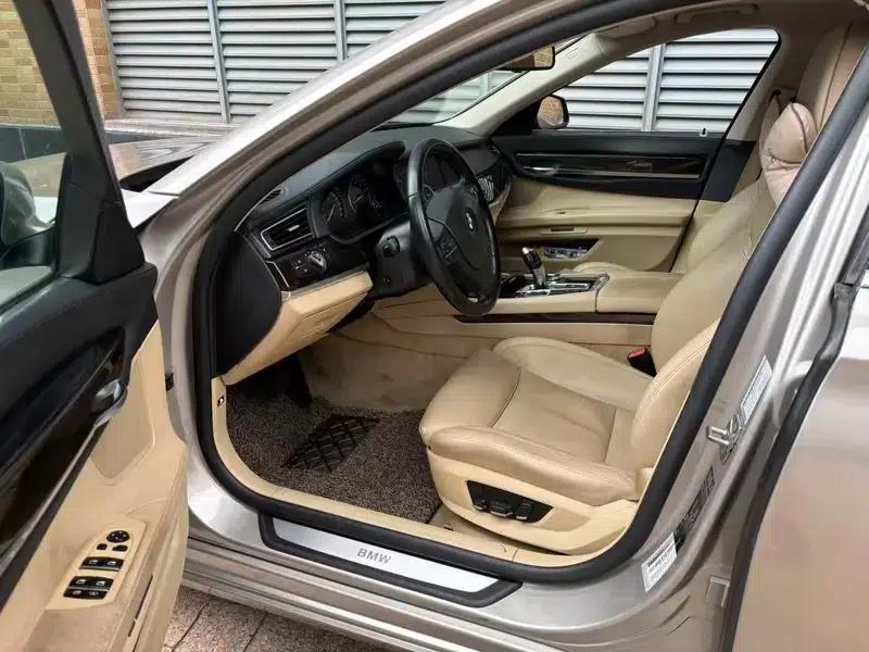 2011 BMW 7 Series 730Li Elegant Edition — миниатюра 9