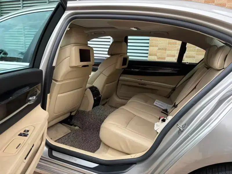 2011 BMW 7 Series 730Li Elegant Edition — миниатюра 10