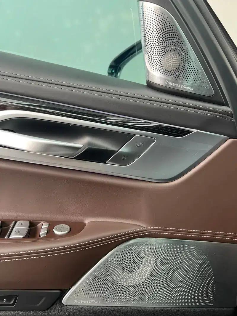 2018 BMW 7 Series 730Li Luxury M Sport Package — миниатюра 9