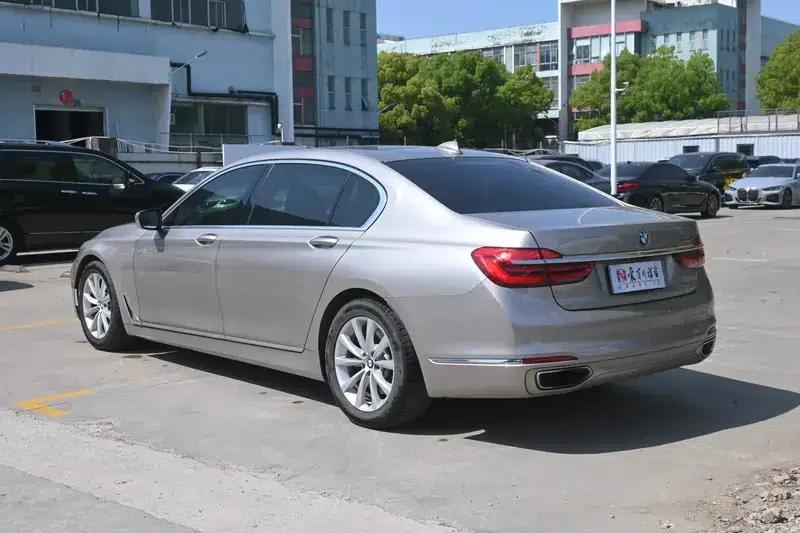 2017 BMW 7 Series 730Li Leading Edition — миниатюра 4