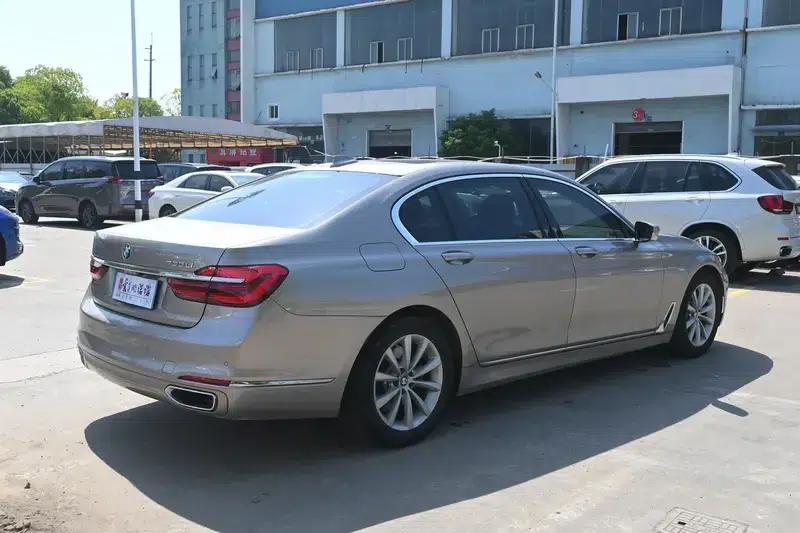 2017 BMW 7 Series 730Li Leading Edition — миниатюра 5