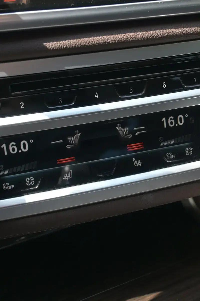 2017 BMW 7 Series 730Li Leading Edition — миниатюра 6