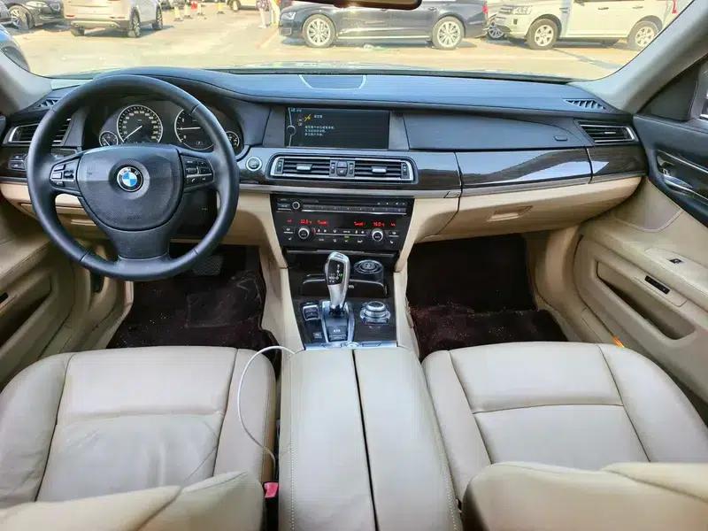 BMW 7 Series 2009 740Li Premium — миниатюра 11