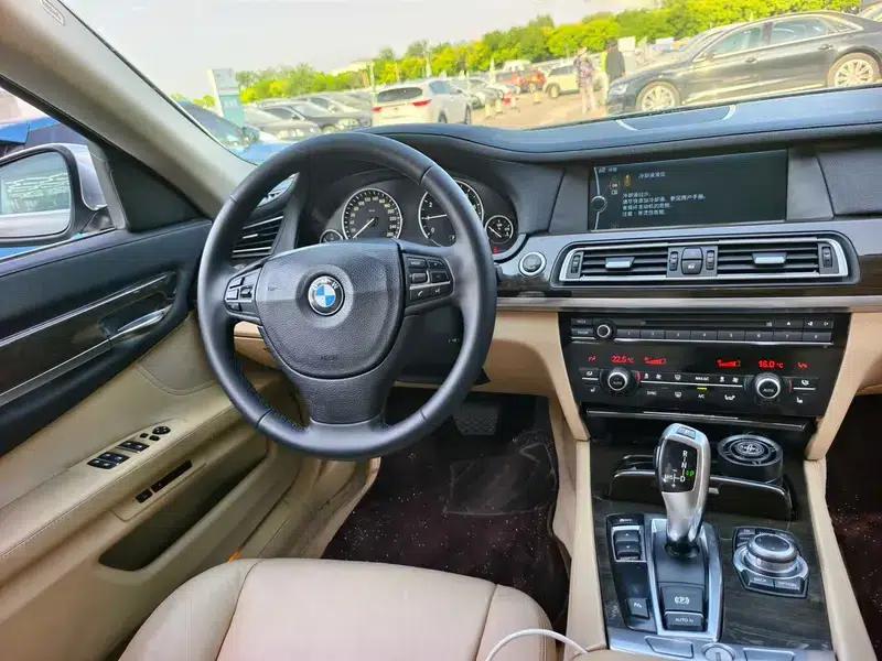 BMW 7 Series 2009 740Li Premium — миниатюра 13
