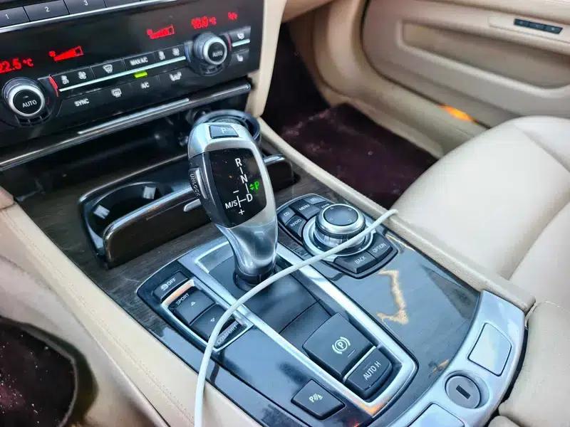 BMW 7 Series 2009 740Li Premium — миниатюра 14