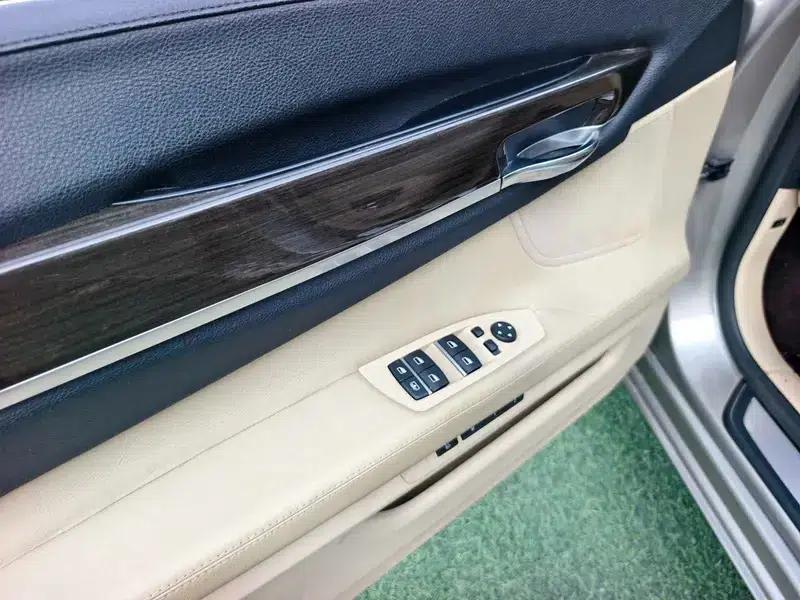 BMW 7 Series 2009 740Li Premium — миниатюра 21