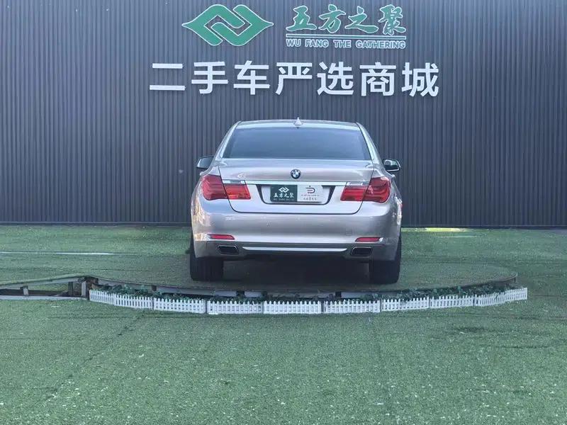 BMW 7 Series 2009 740Li Premium — миниатюра 6
