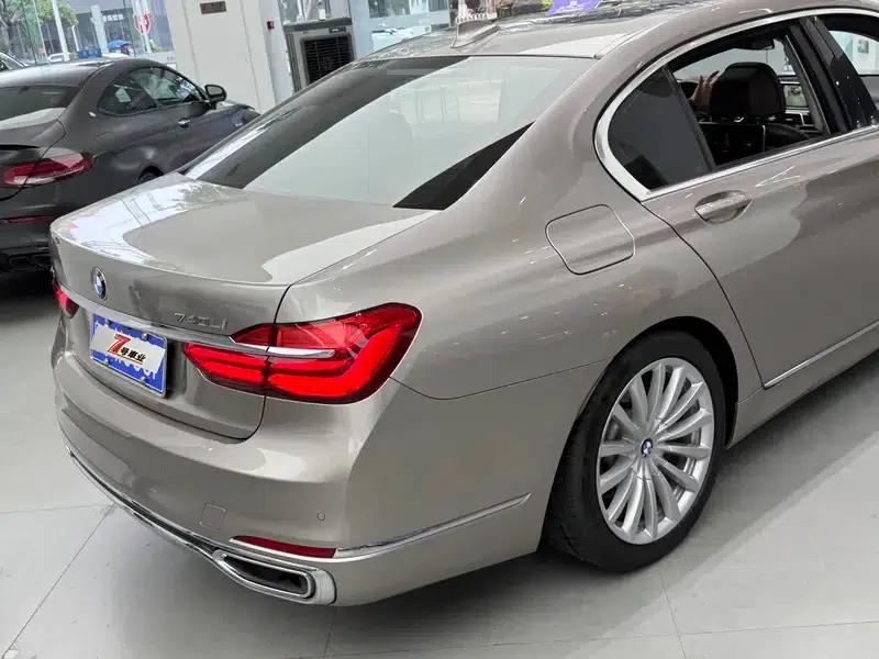 2016 BMW 7 Series 740Li Leading Edition — миниатюра 8