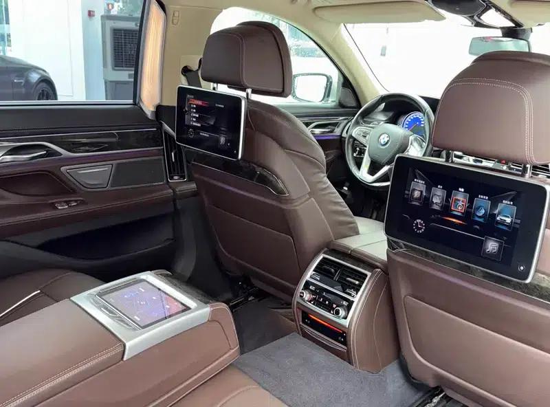 2016 BMW 7 Series 740Li Leading Edition — миниатюра 9