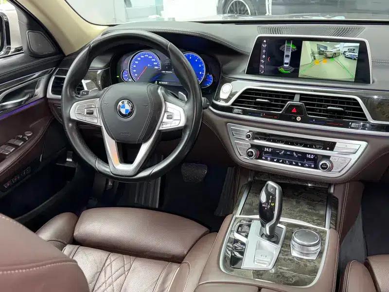 2016 BMW 7 Series 740Li Leading Edition — миниатюра 10
