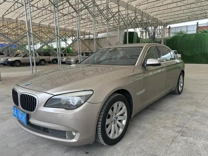 BMW 7 Series 2009 740Li Luxury — миниатюра 1