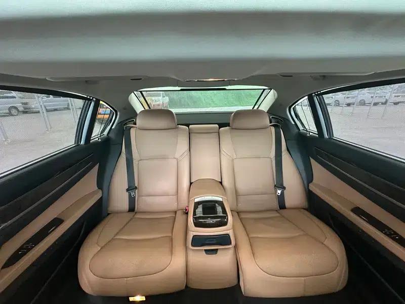 BMW 7 Series 2009 740Li Luxury — миниатюра 13